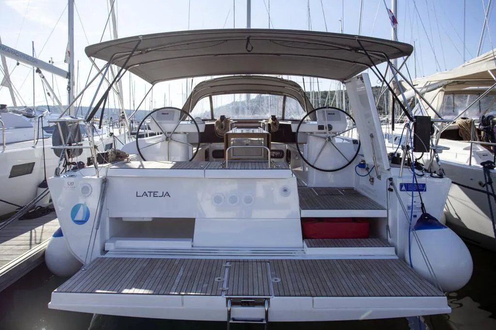 Dufour 520 GL "Lateja"